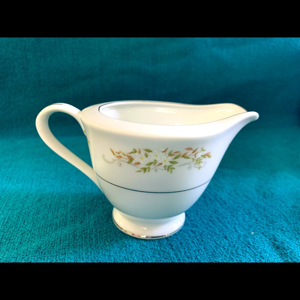 Vintage Creamer/Gravy Dish